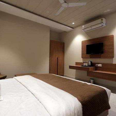 Hotel Regal Palm Moradabad Exterior foto