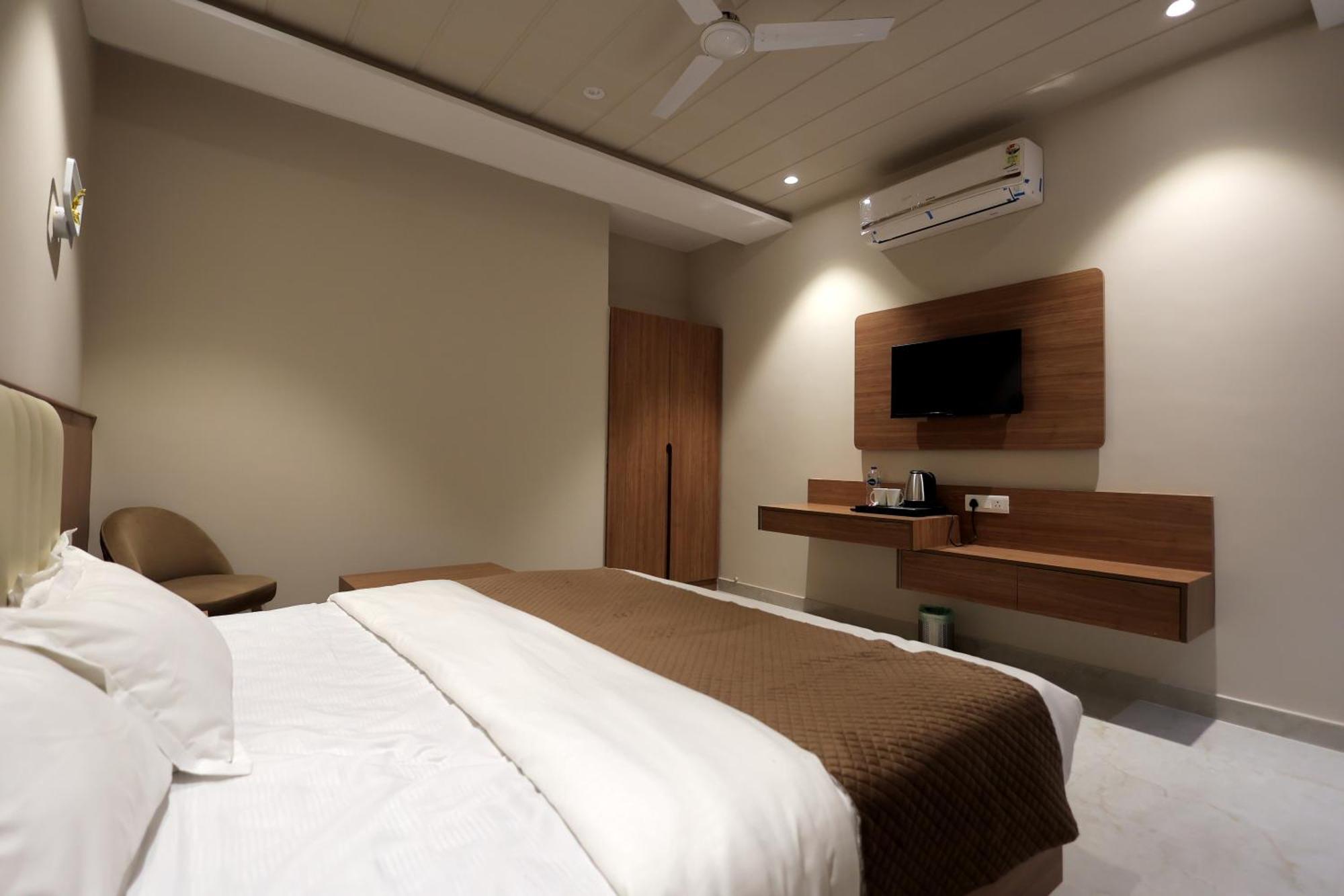 Hotel Regal Palm Moradabad Exterior foto