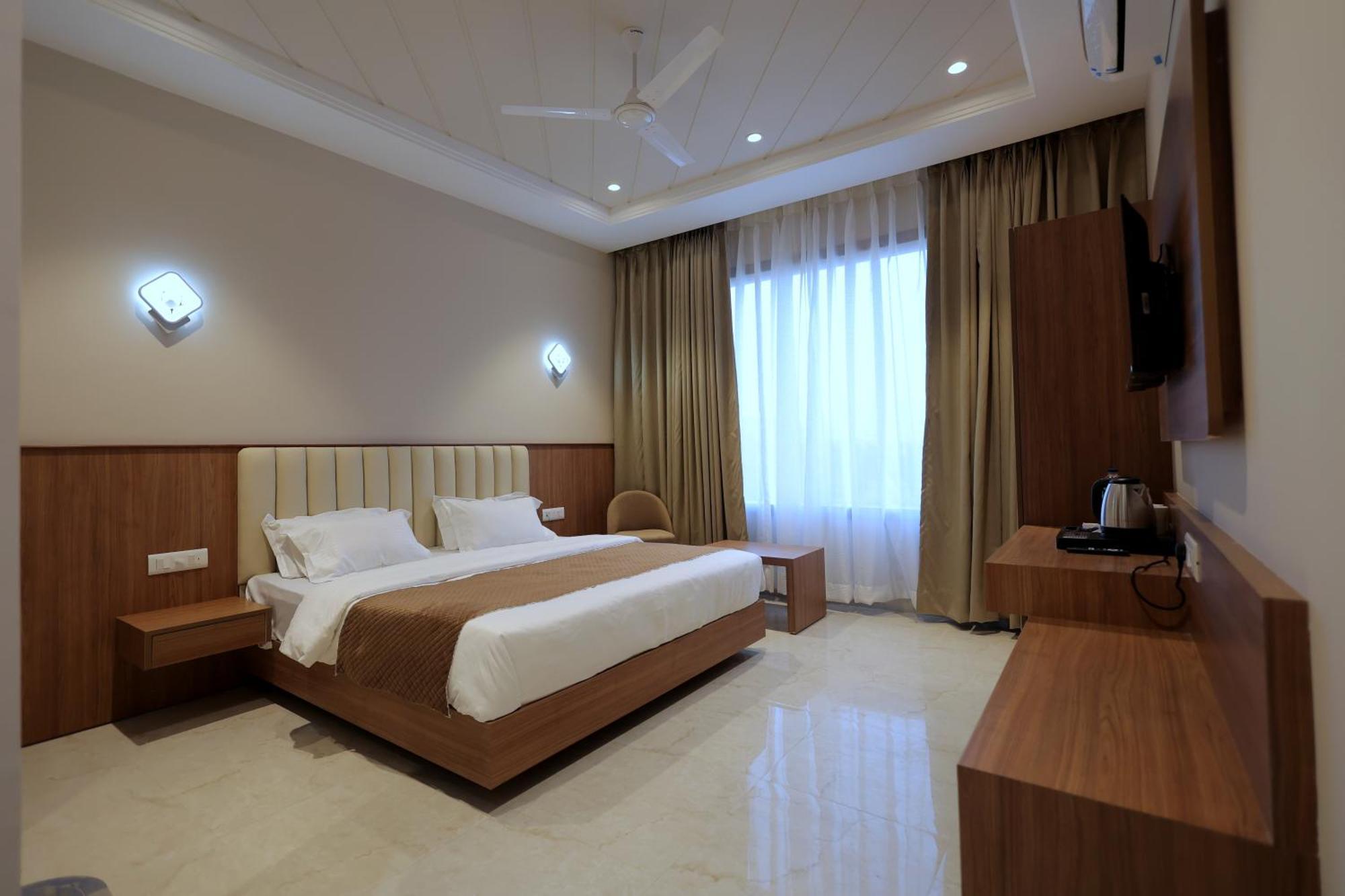 Hotel Regal Palm Moradabad Exterior foto