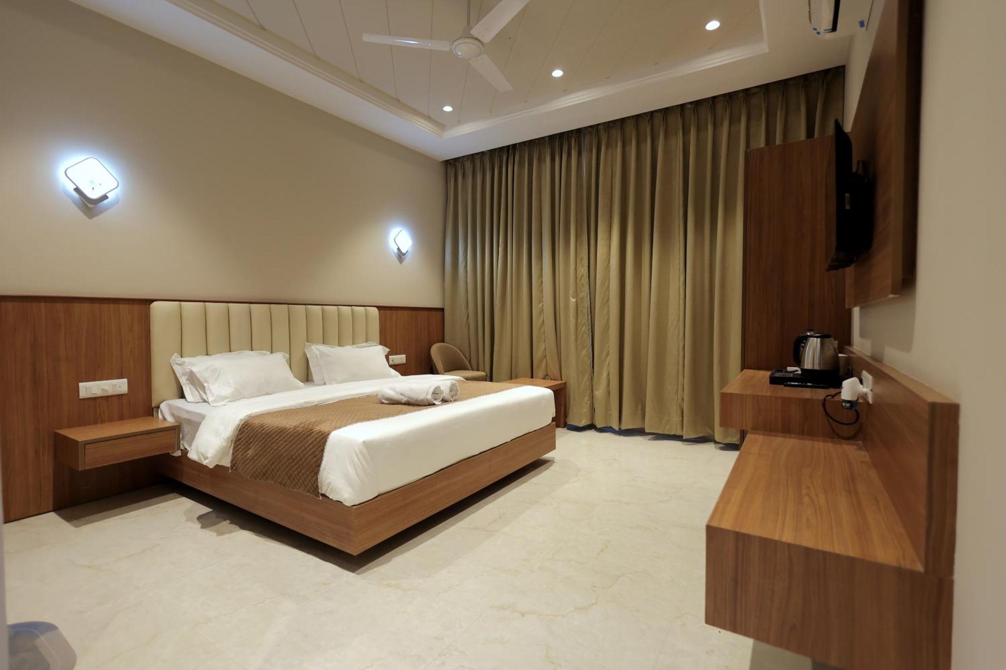 Hotel Regal Palm Moradabad Exterior foto